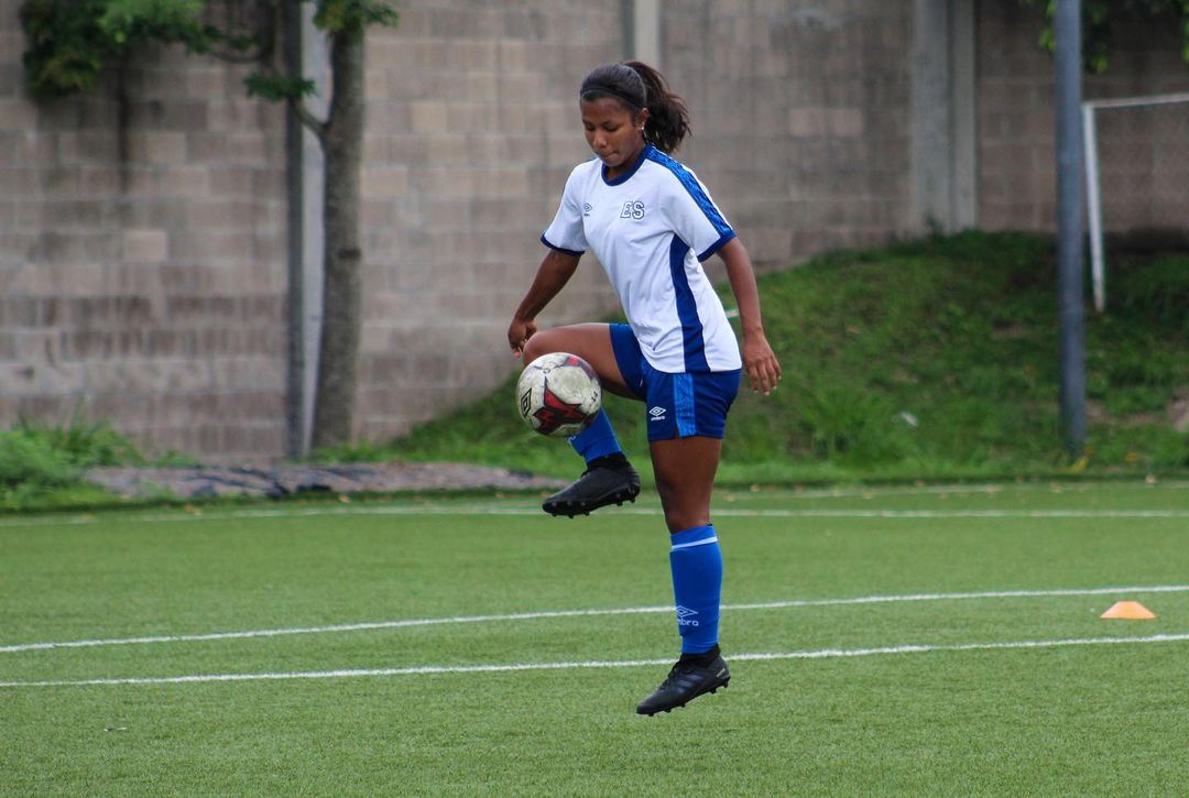 El Salvador: reclaman por la continuidad del torneo de fútbol femenino