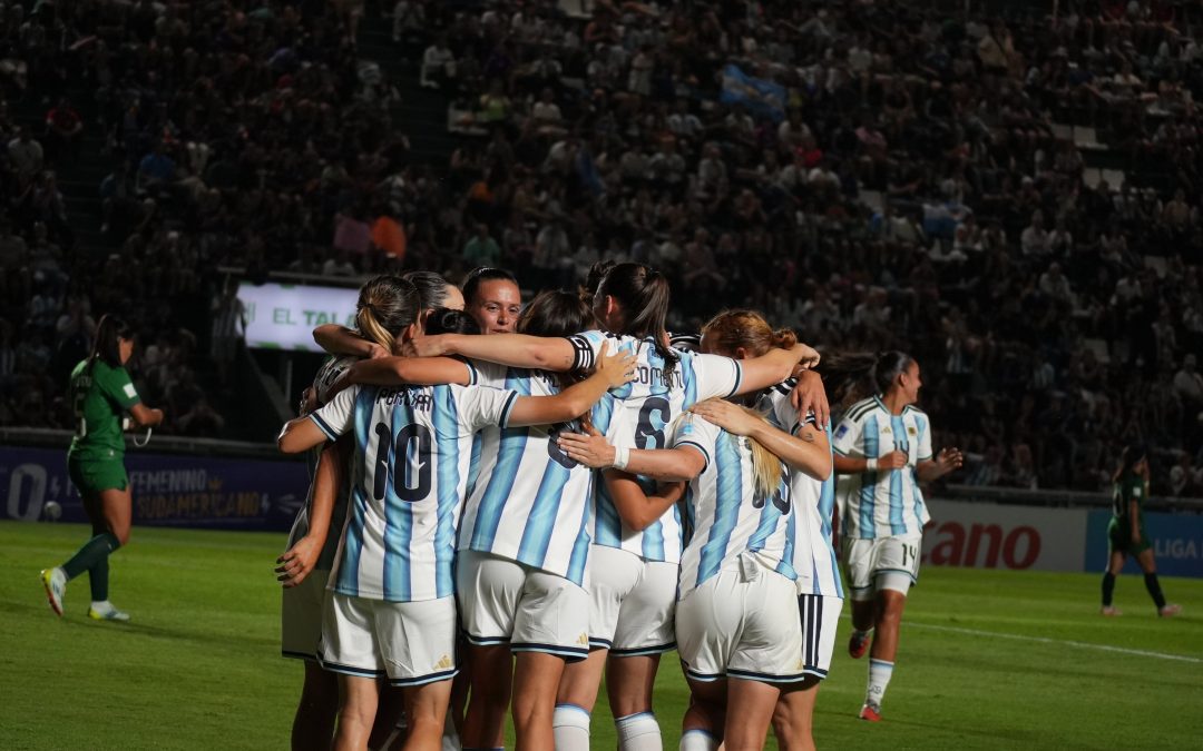 ARGENTINA GOLEÓ A BOLIVIA Y CERRÓ UN AÑO HISTORICO