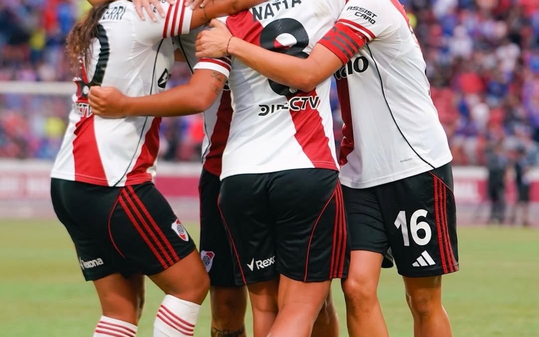AMISTOSO INTERNACIONAL Y UNA NOCHE DE ESTRENOS PARA RIVER EN SANTIAGO